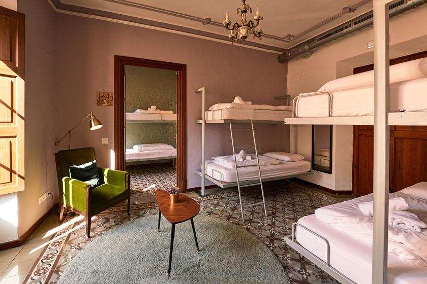 هاستل چیست - هاستل