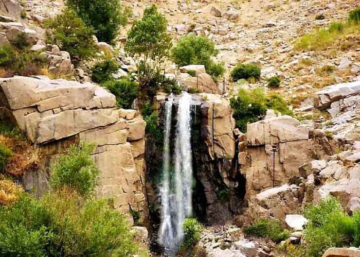آبشارهای ایران - آبشار  گنج‌نامه 